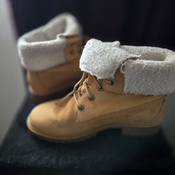 Timberland | Tan Teddy Fleece Fold Down Boots Sz 6 - Picture 1 of 8
